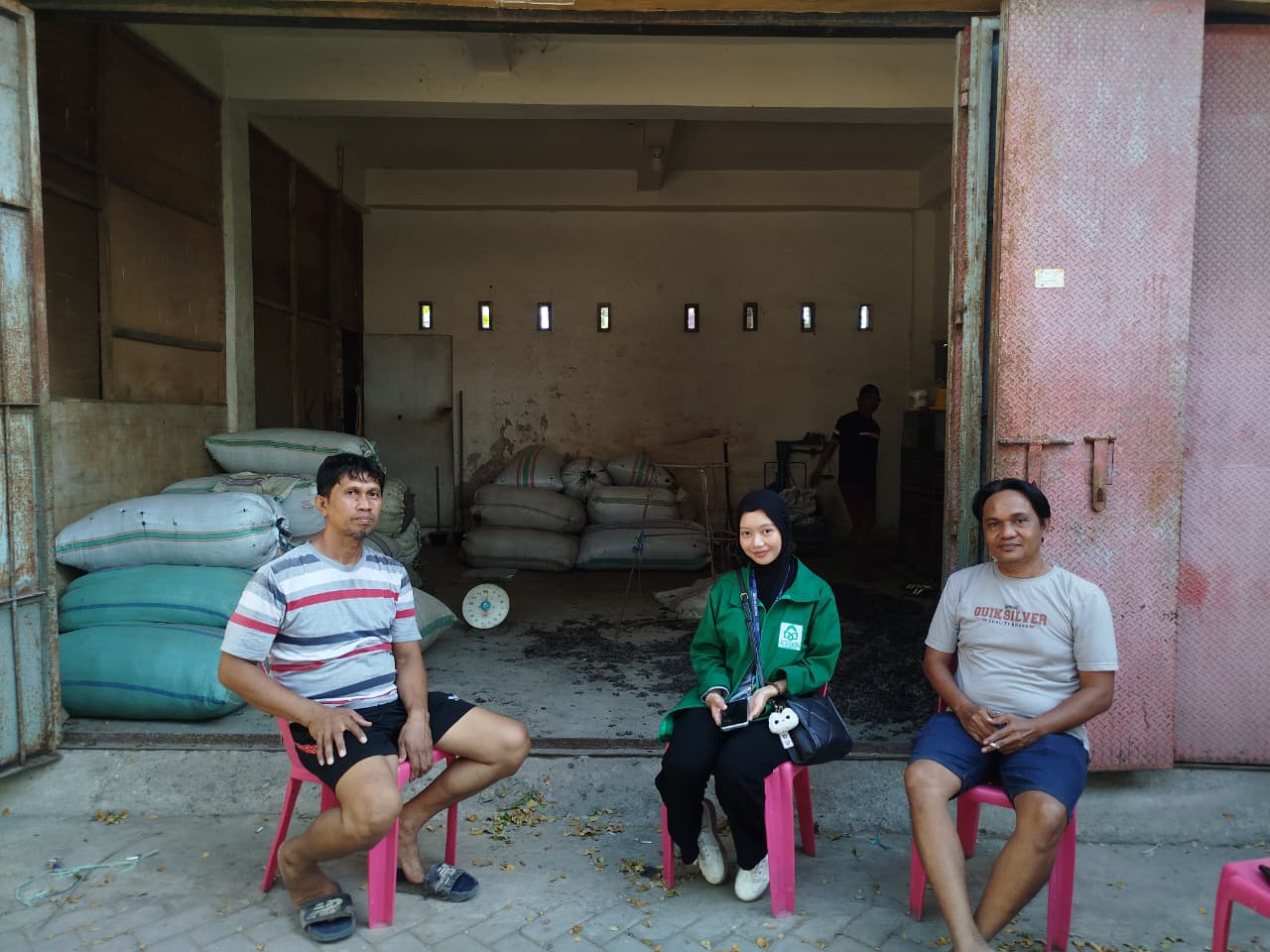 KKN UIN Alauddin Makassar Posko 4 Gali Data Rumput Laut untuk Pengembangan Sistem Website Blue Carbon Kelurahan Lembang